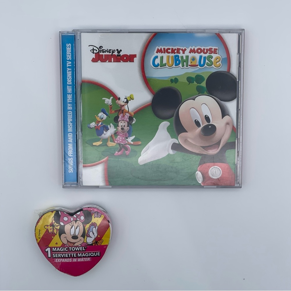 Disney Junior Mickey Mouse Clubhouse CD +‎ Minnie Magic Towel Bundle